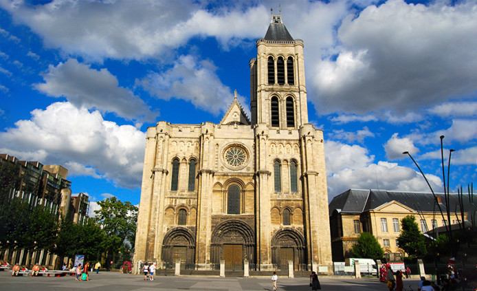 Basilique de Saint-Denis et puces Saint-Ouen